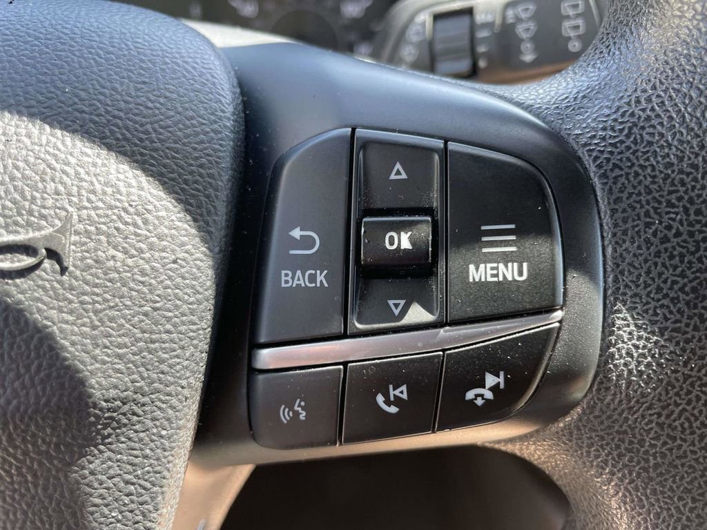 Certified 2020 Ford Escape SE image 25