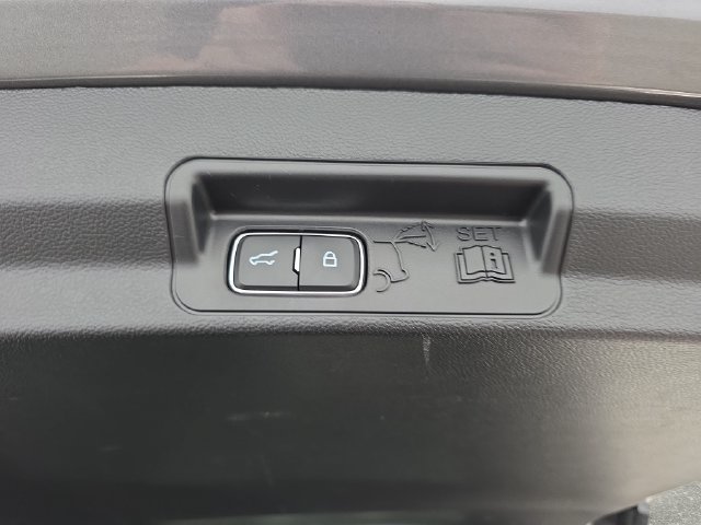 Certified 2025 Ford Explorer ST-Line AWD/4WD image 33