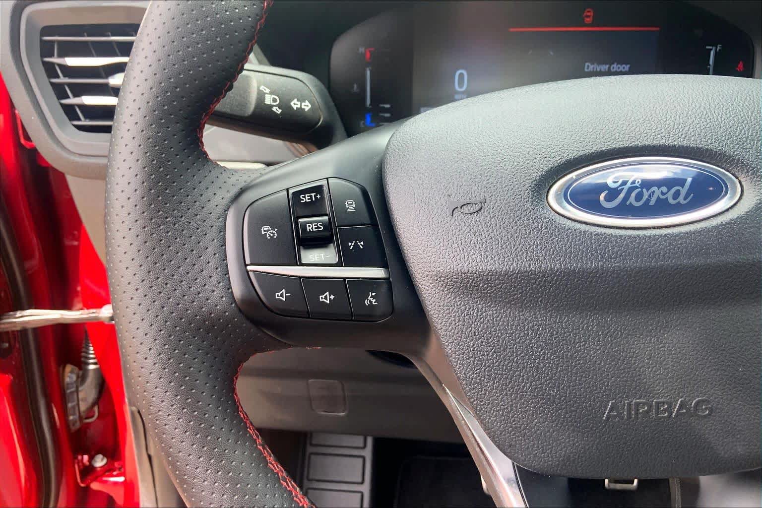 Certified 2024 Ford Escape ST-Line w/ Tech Pack #1 AWD/4WD image 24