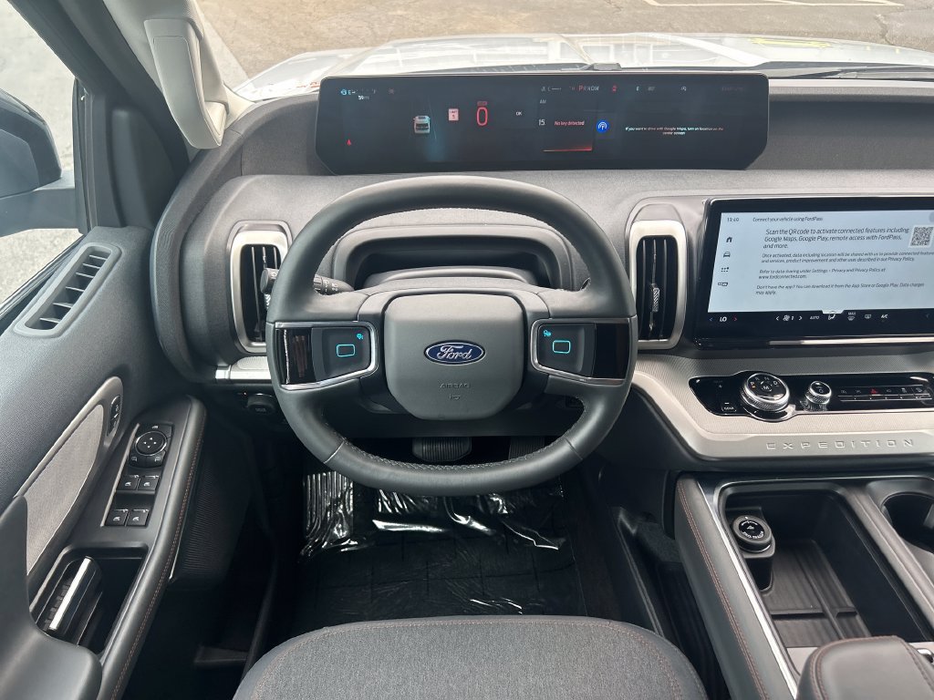 Certified 2025 Ford Expedition Active AWD/4WD image 16