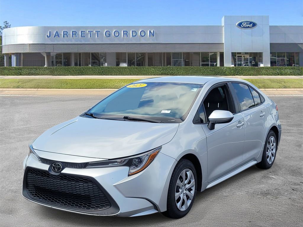 Used 2021 Toyota Corolla LE FWD image 2