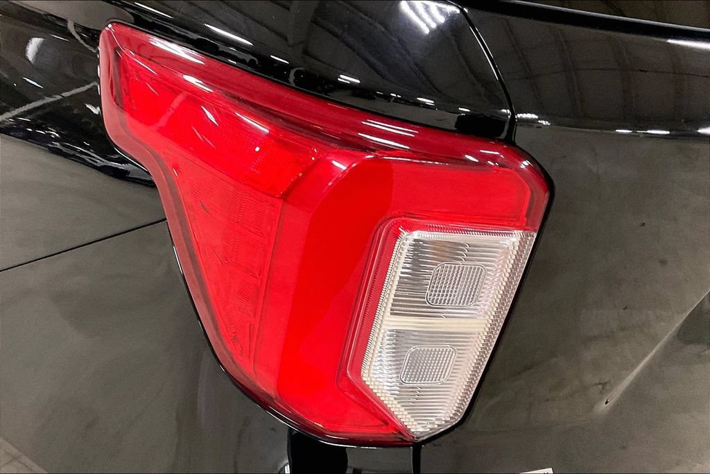 Certified 2023 Ford Explorer XLT w/ Equipment Group 202A AWD/4WD image 28