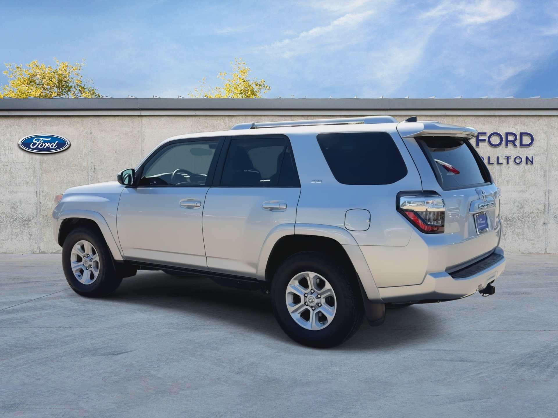 Used 2018 Toyota 4Runner SR5 RWD image 6
