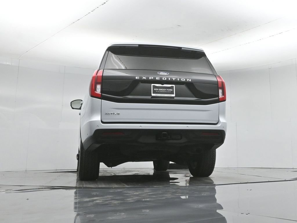 Certified 2025 Ford Expedition Active AWD/4WD image 56
