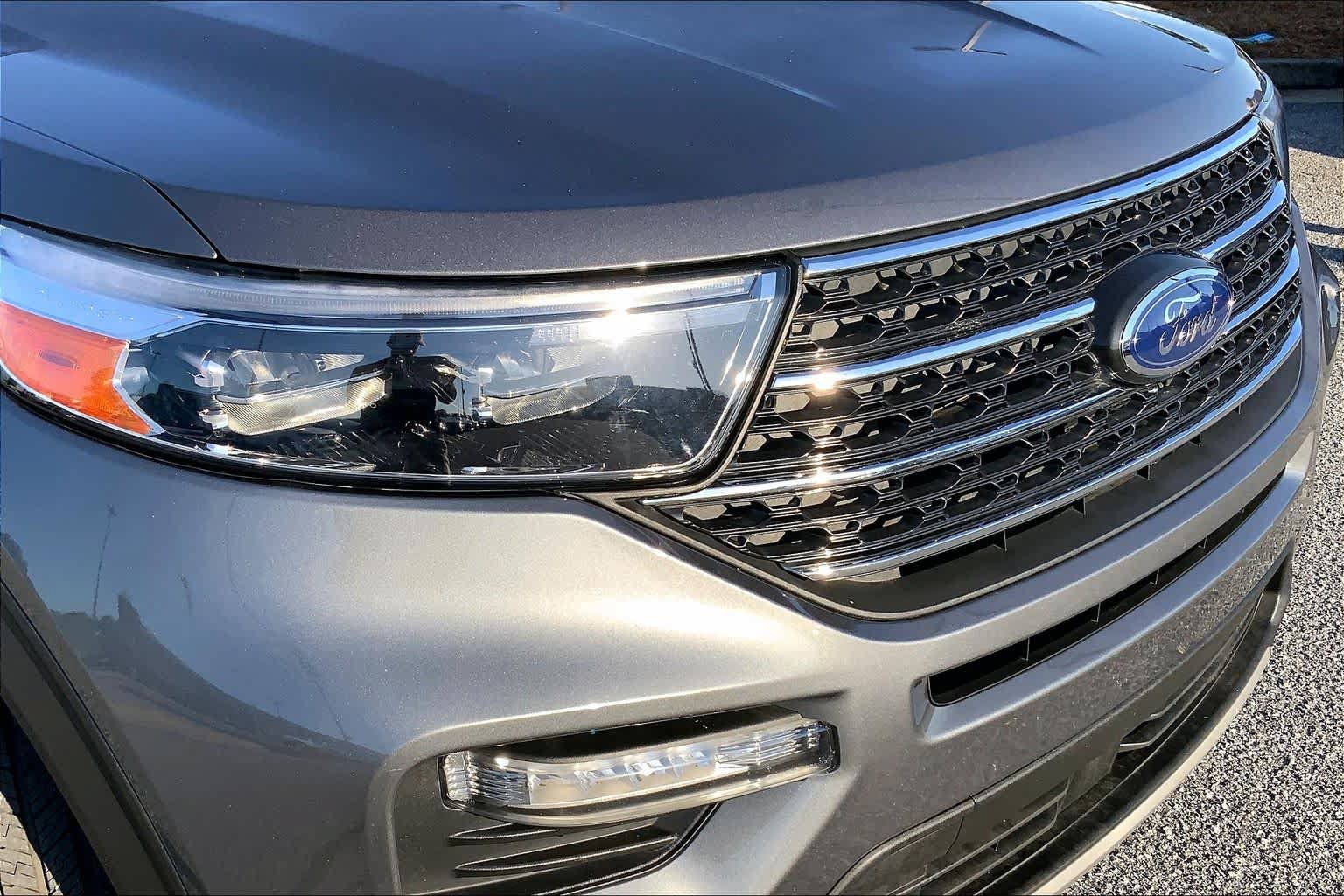 Certified 2022 Ford Explorer XLT w/ Equipment Group 202A RWD image 29