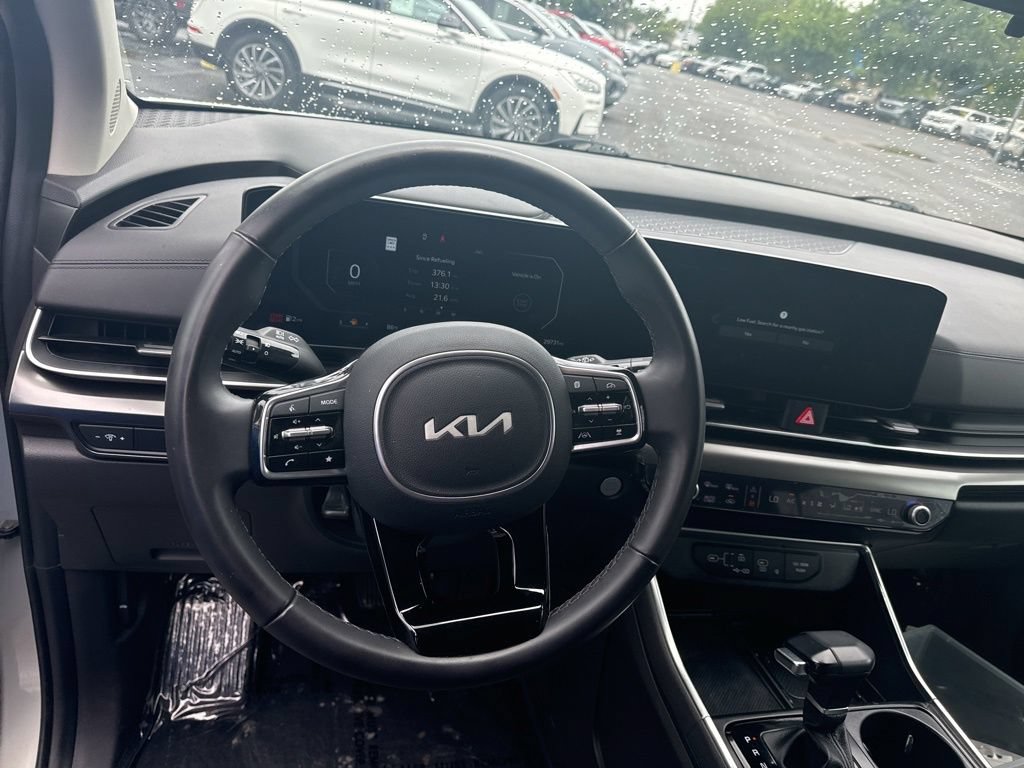 Used 2025 Kia Carnival SX FWD image 13