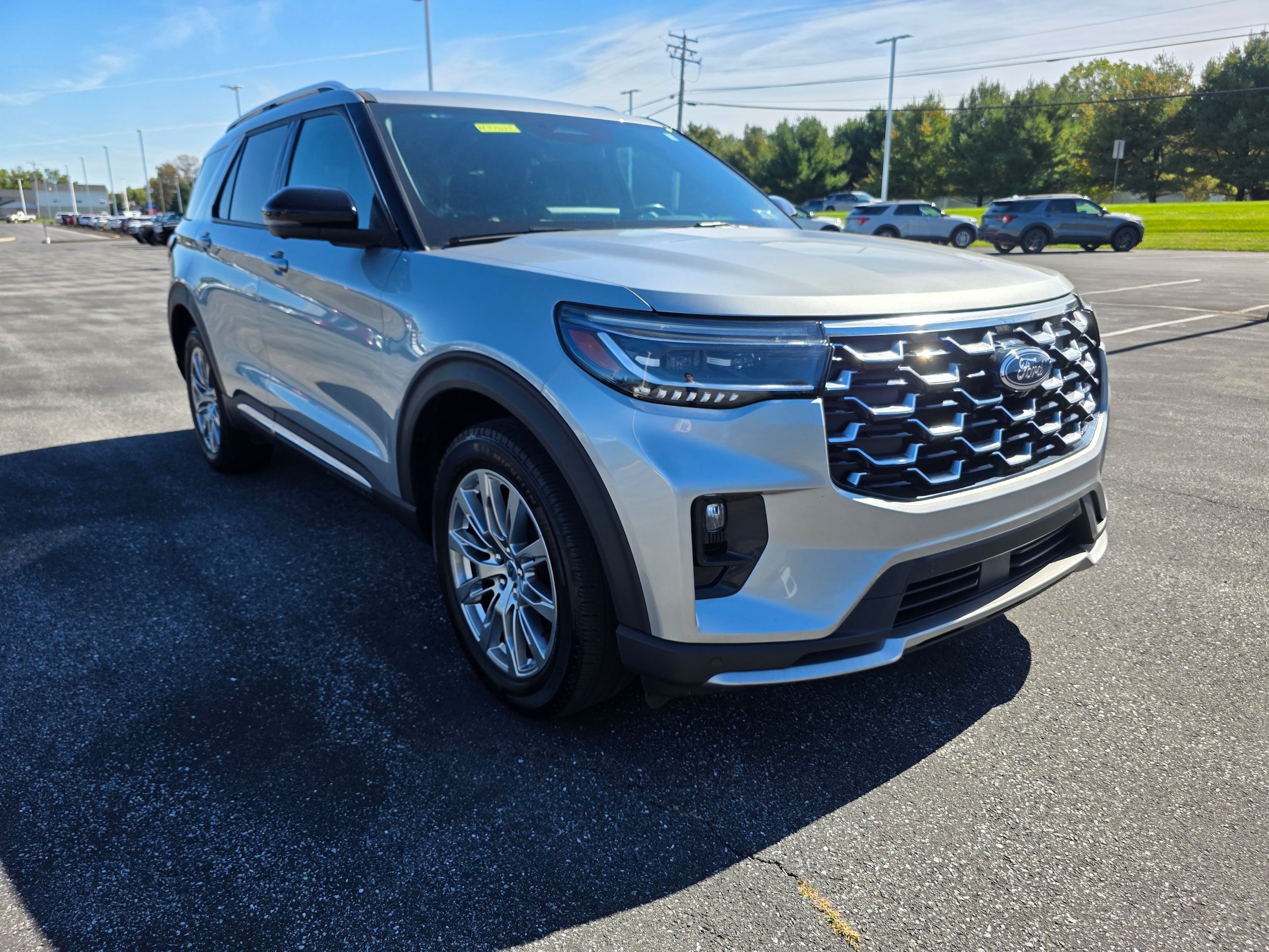 Certified 2025 Ford Explorer Platinum AWD/4WD image 7