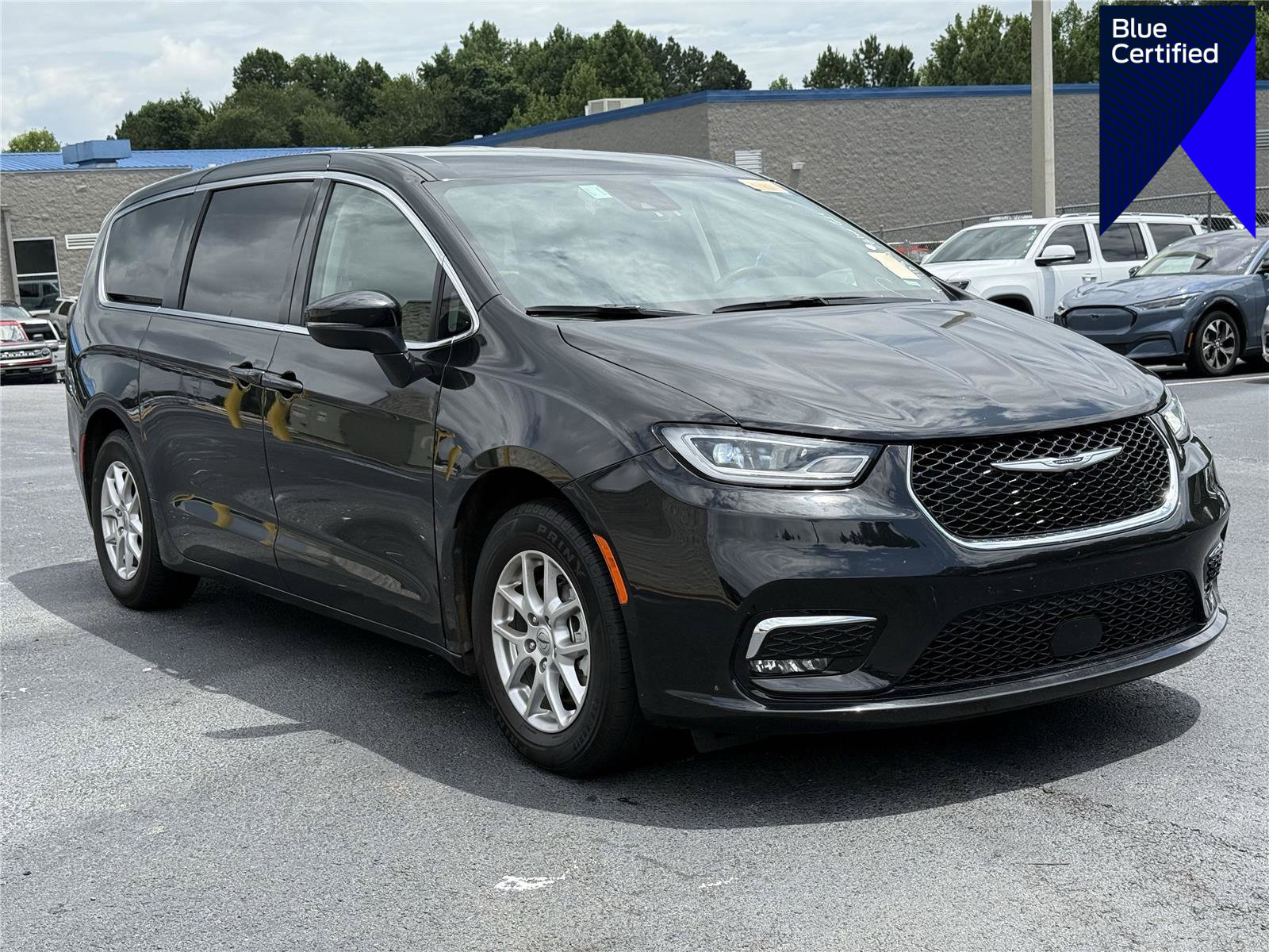 Used 2023 Chrysler Pacifica Touring-L