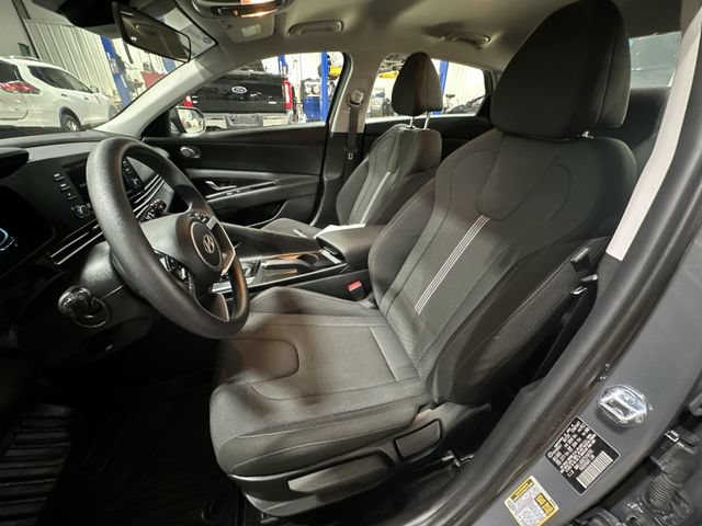 Used 2026 Hyundai Elantra SE FWD image 17