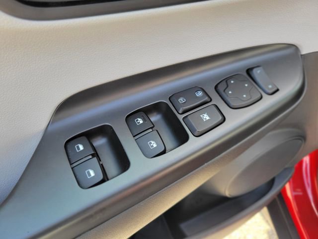 Used 2023 Hyundai Kona SEL AWD/4WD image 16