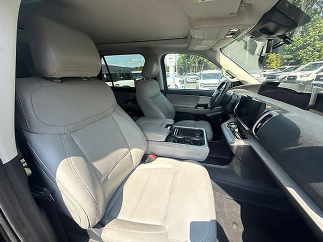 Certified 2025 Ford Expedition Active AWD/4WD image 17