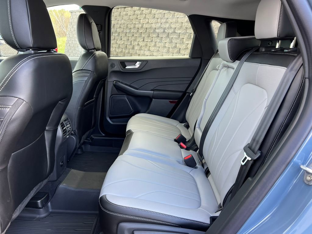 Certified 2026 Ford Escape Platinum w/ Premium Technology Package AWD/4WD image 5