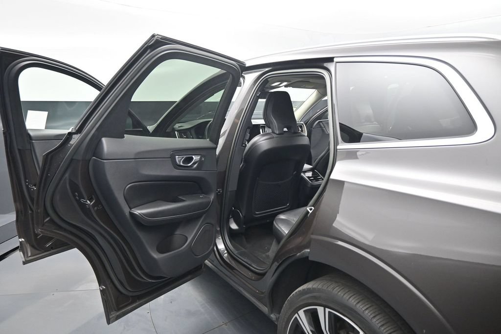 Used 2023 Volvo XC60 B5 Ultimate w/ Climate Package AWD/4WD image 16