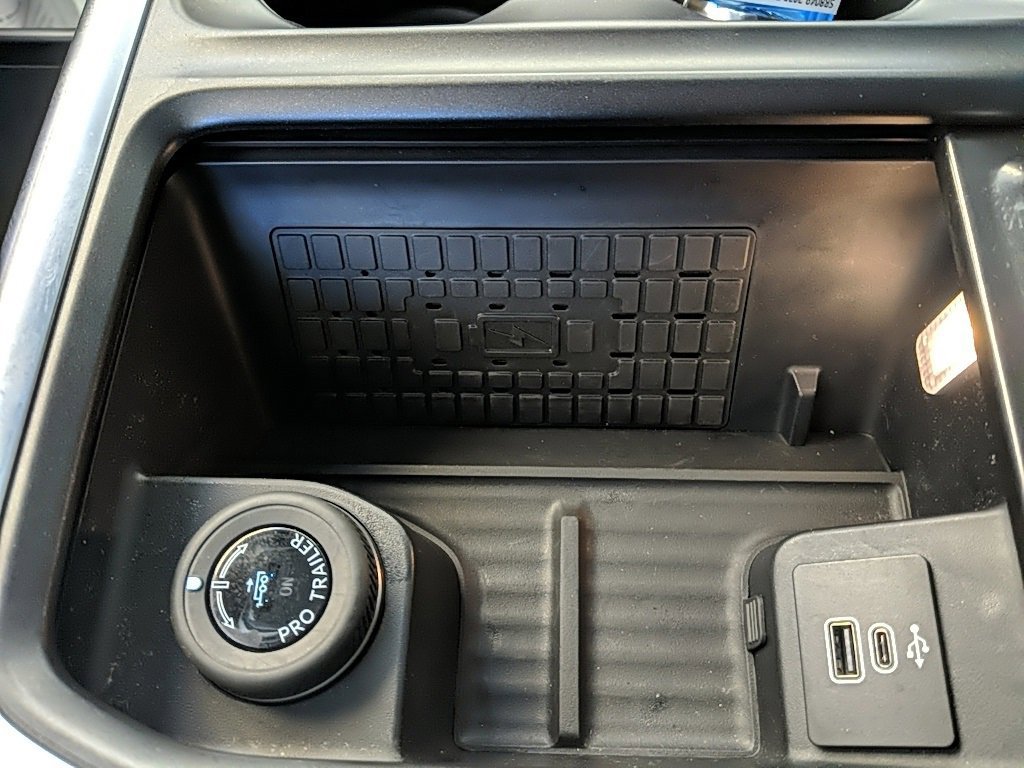 Certified 2025 Ford Expedition Platinum image 25