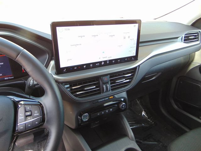 Certified 2026 Ford Escape SE FWD image 12