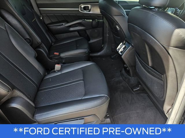 Used 2021 Kia Sorento SX image 16