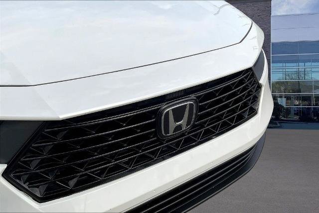 Used 2023 Honda Accord EX image 31