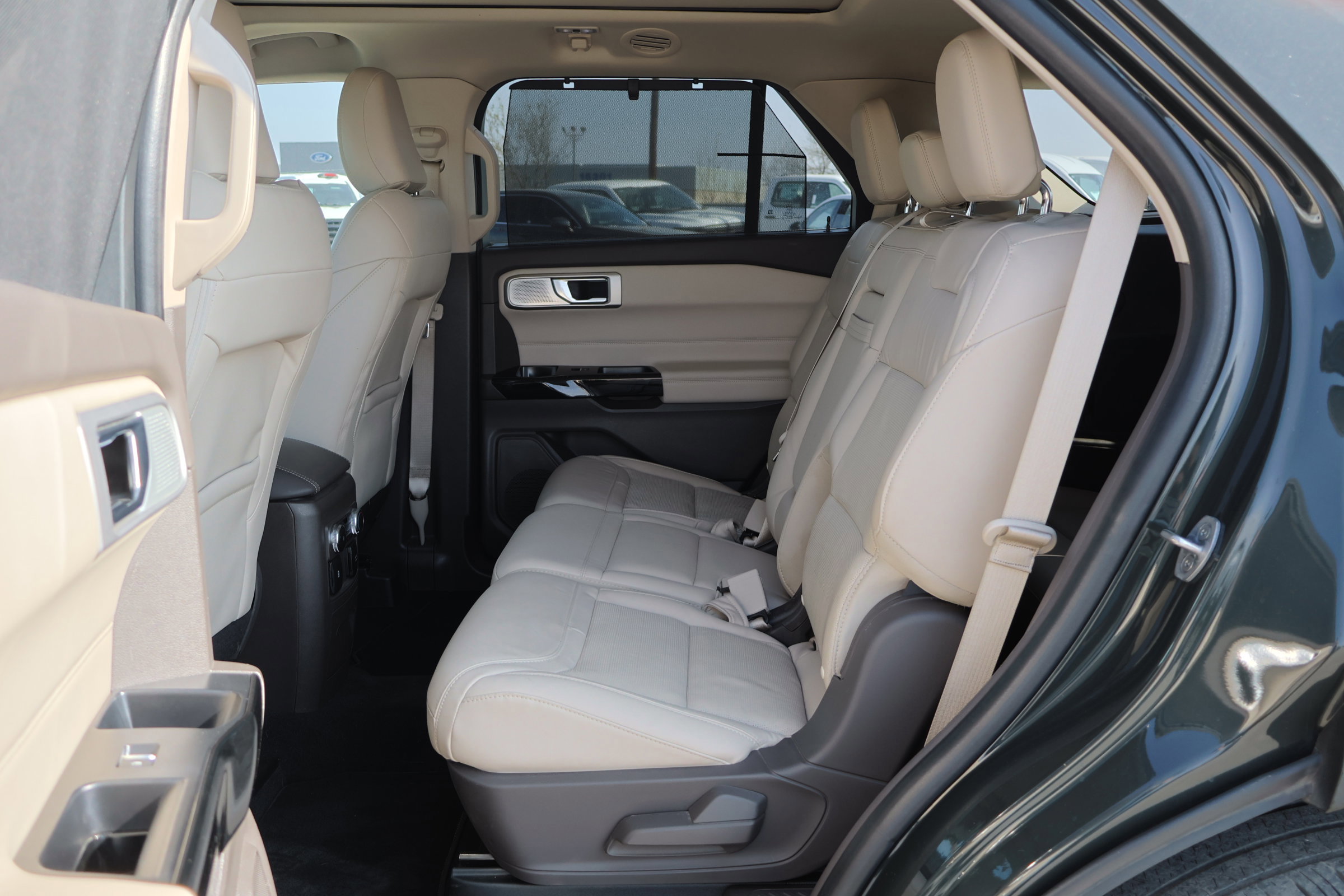 Certified 2022 Ford Explorer Platinum w/ Equipment Group 601A image 31