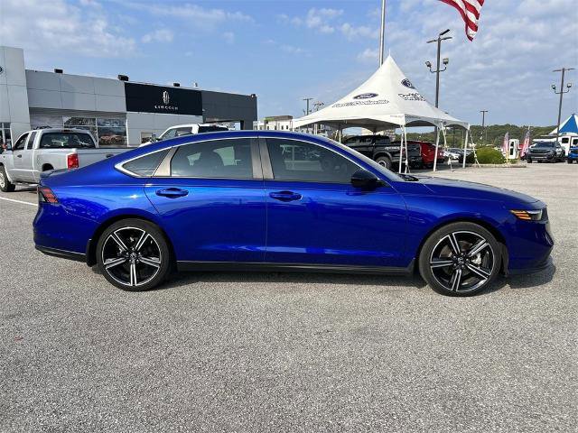 Used 2023 Honda Accord Sport image 3