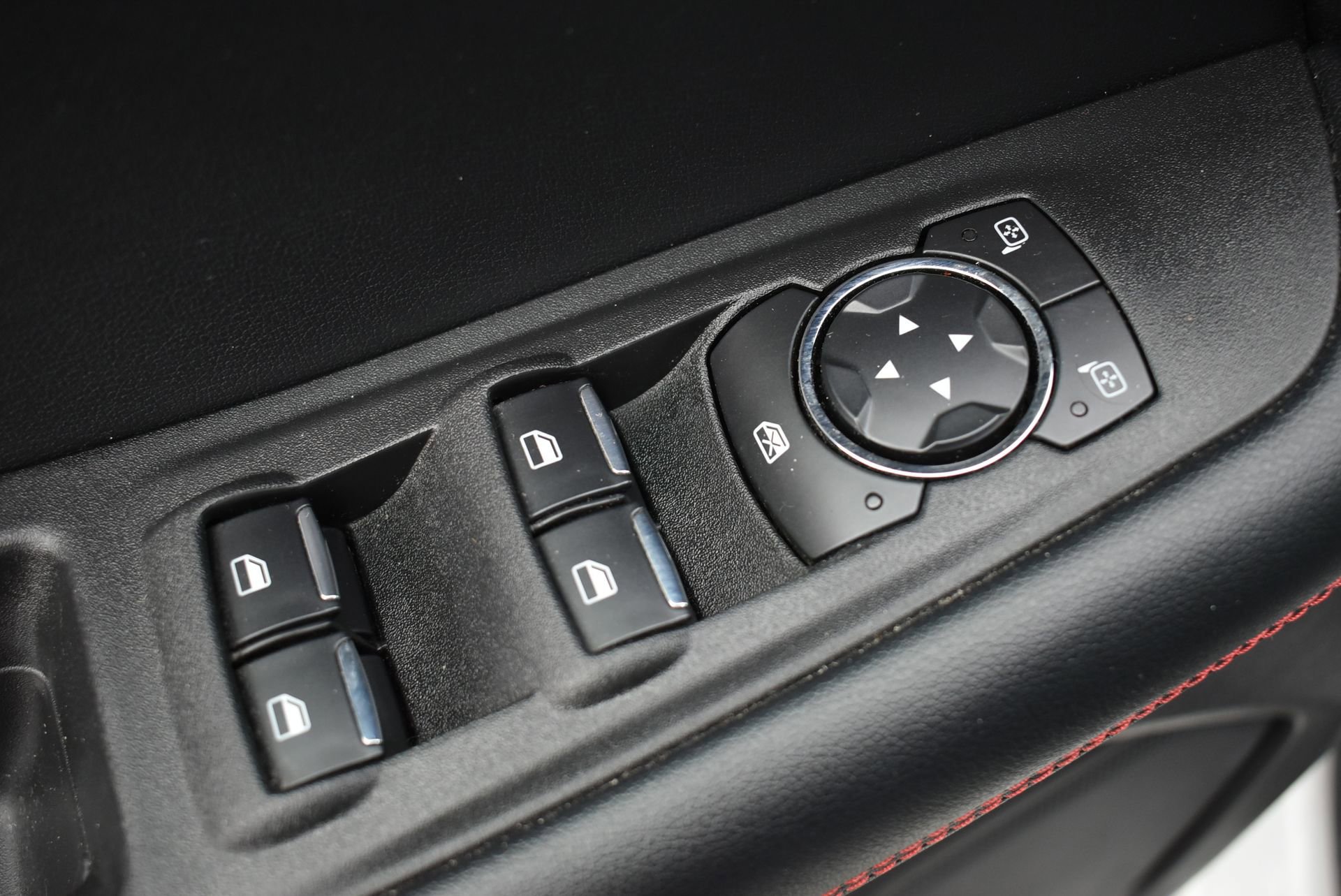 Certified 2022 Ford Edge ST-Line image 13