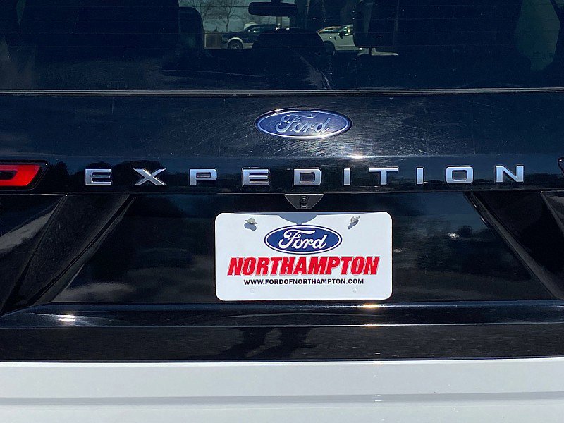 Certified 2025 Ford Expedition Max Platinum image 11
