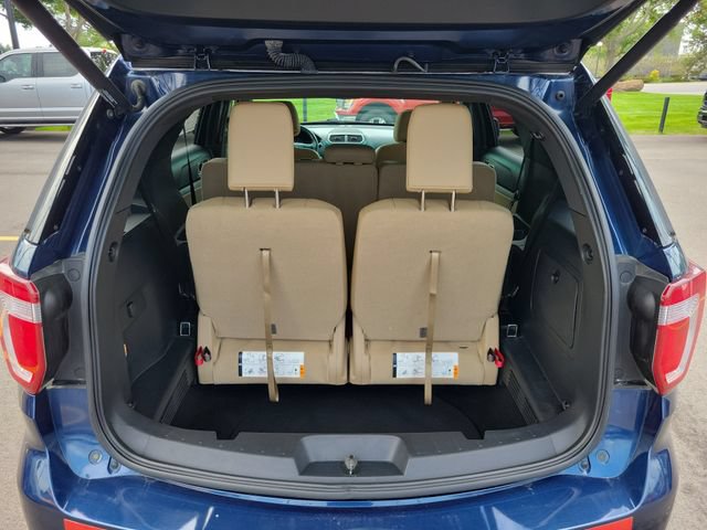 Certified 2017 Ford Explorer XLT w/ Equipment Group 202A FWD image 33