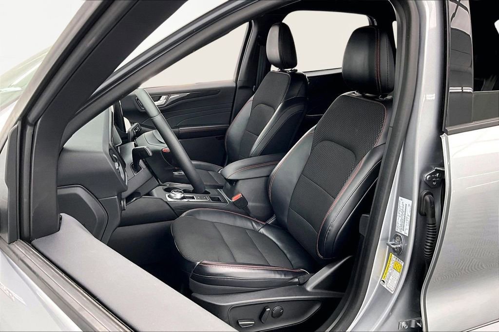 Certified 2023 Ford Escape ST-Line Elite image 25
