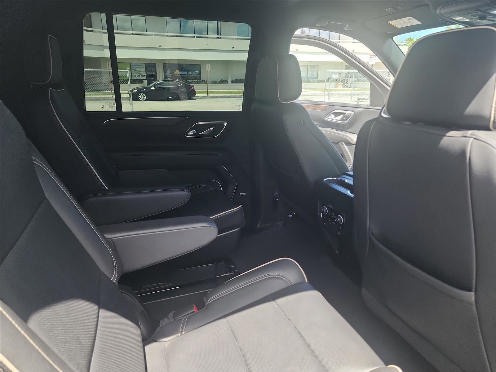 Used 2023 Chevrolet Suburban Premier image 27