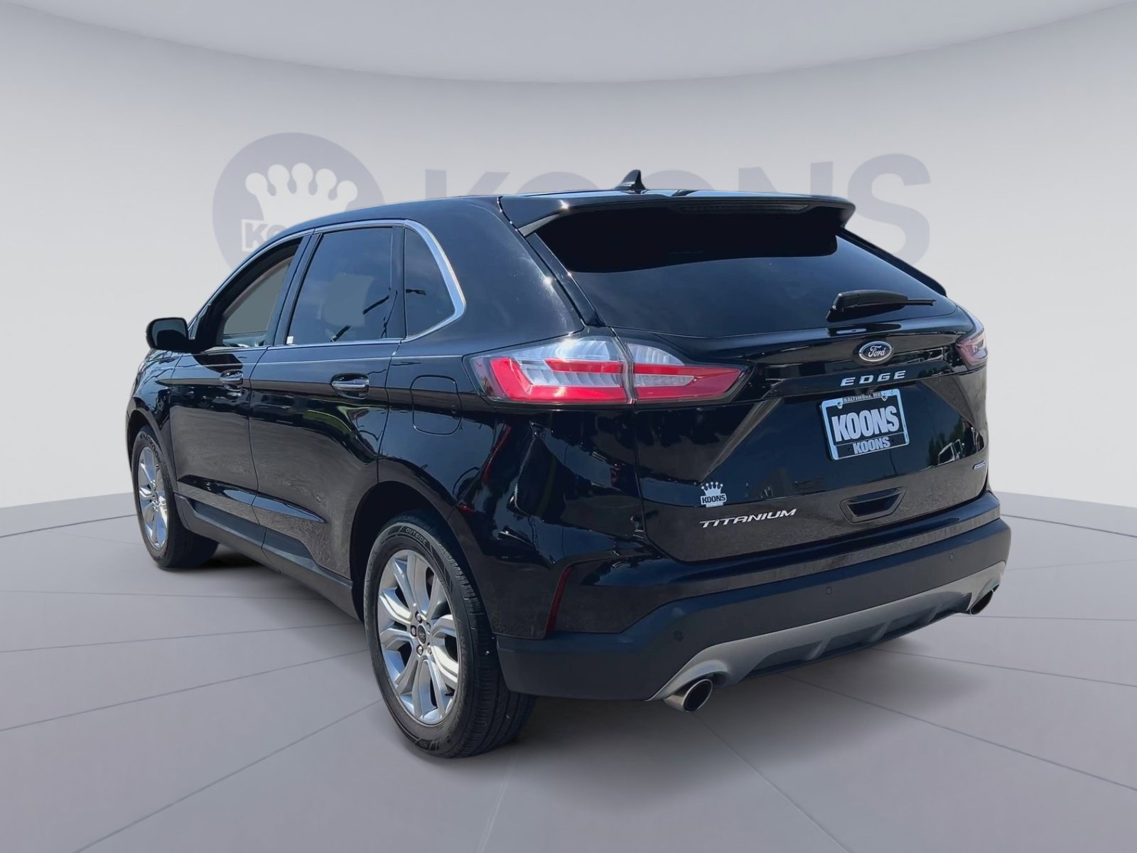 Certified 2023 Ford Edge Titanium w/ Cargo Accessory Package AWD/4WD image 10