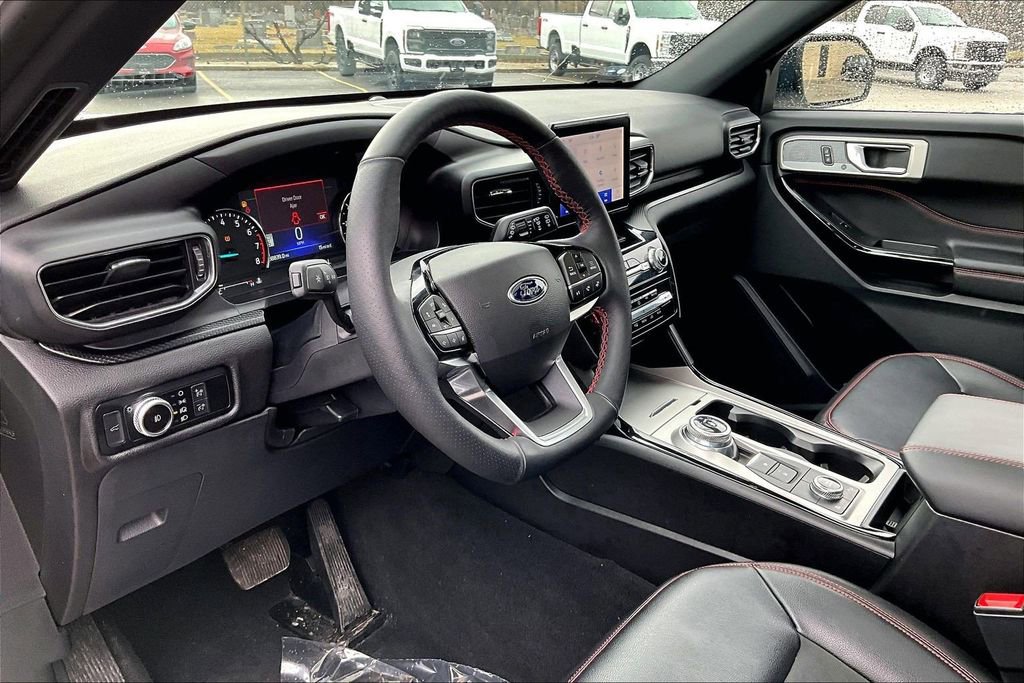 Certified 2022 Ford Explorer ST-Line w/ Class IV Trailer Tow Package image 13