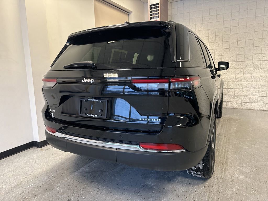 Used 2023 Jeep Grand Cherokee Limited w/ Trailer Tow Prep Group (B) image 6