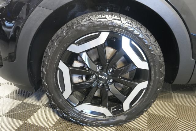 Used 2023 Kia Telluride EX w/ EX Captain's Chair Package AWD/4WD image 9