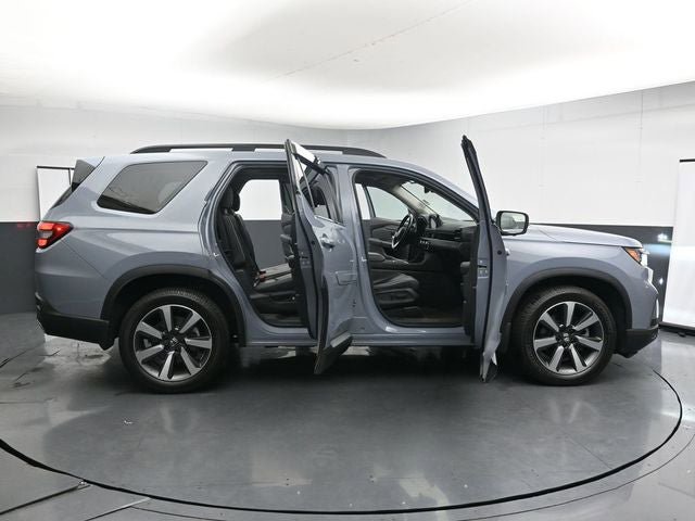 Used 2023 Honda Pilot Elite image 38