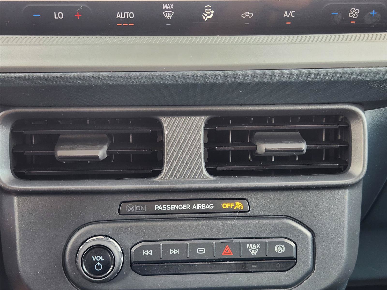 Certified 2025 Ford Maverick XL FWD image 25