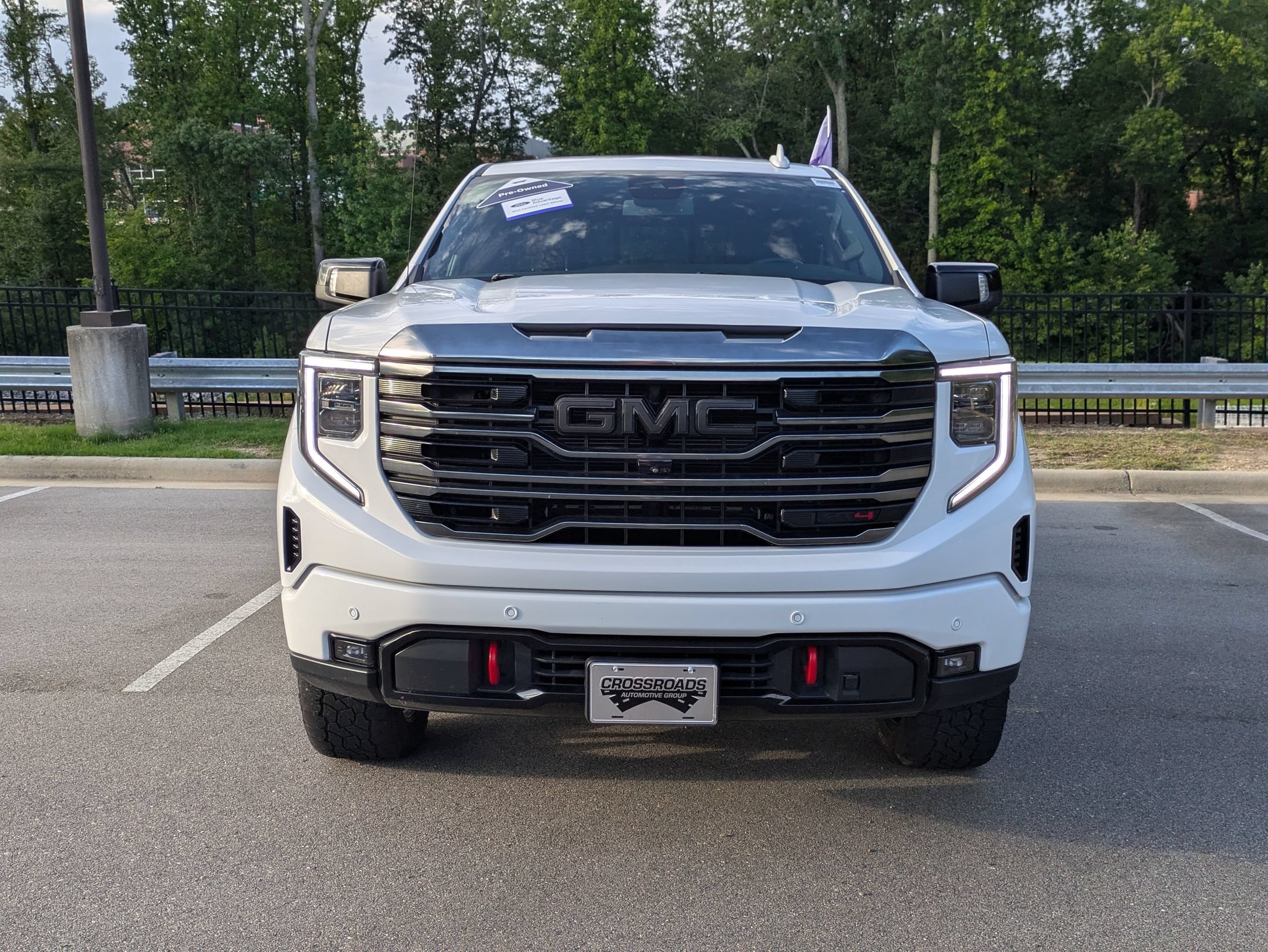 Used 2023 GMC Sierra 1500 AT4 w/ AT4 Preferred Package AWD/4WD image 9