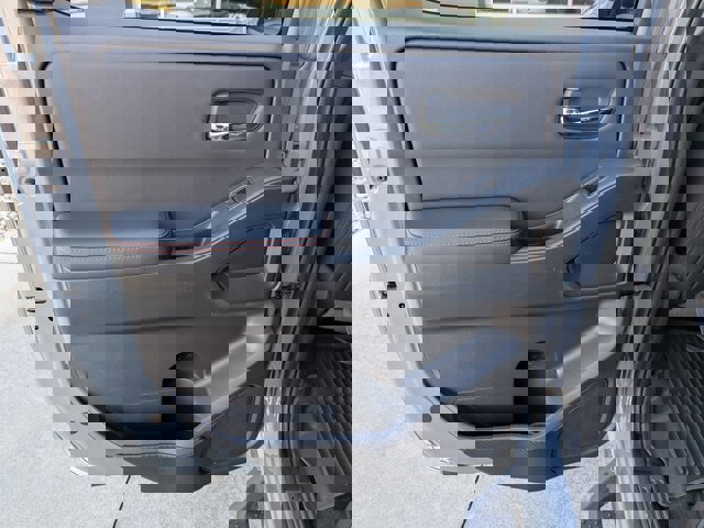 Used 2023 Nissan Frontier PRO-4X w/ Pro-4X Premium Package image 29