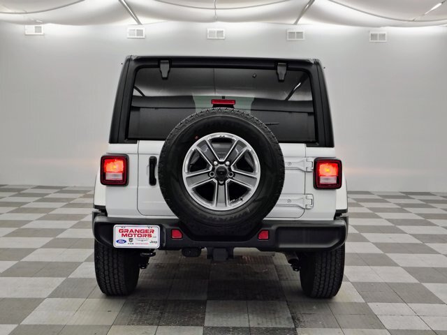 Used 2021 Jeep Wrangler Unlimited Sahara w/ Uconnect 4C Nav & Sound Group AWD/4WD image 9