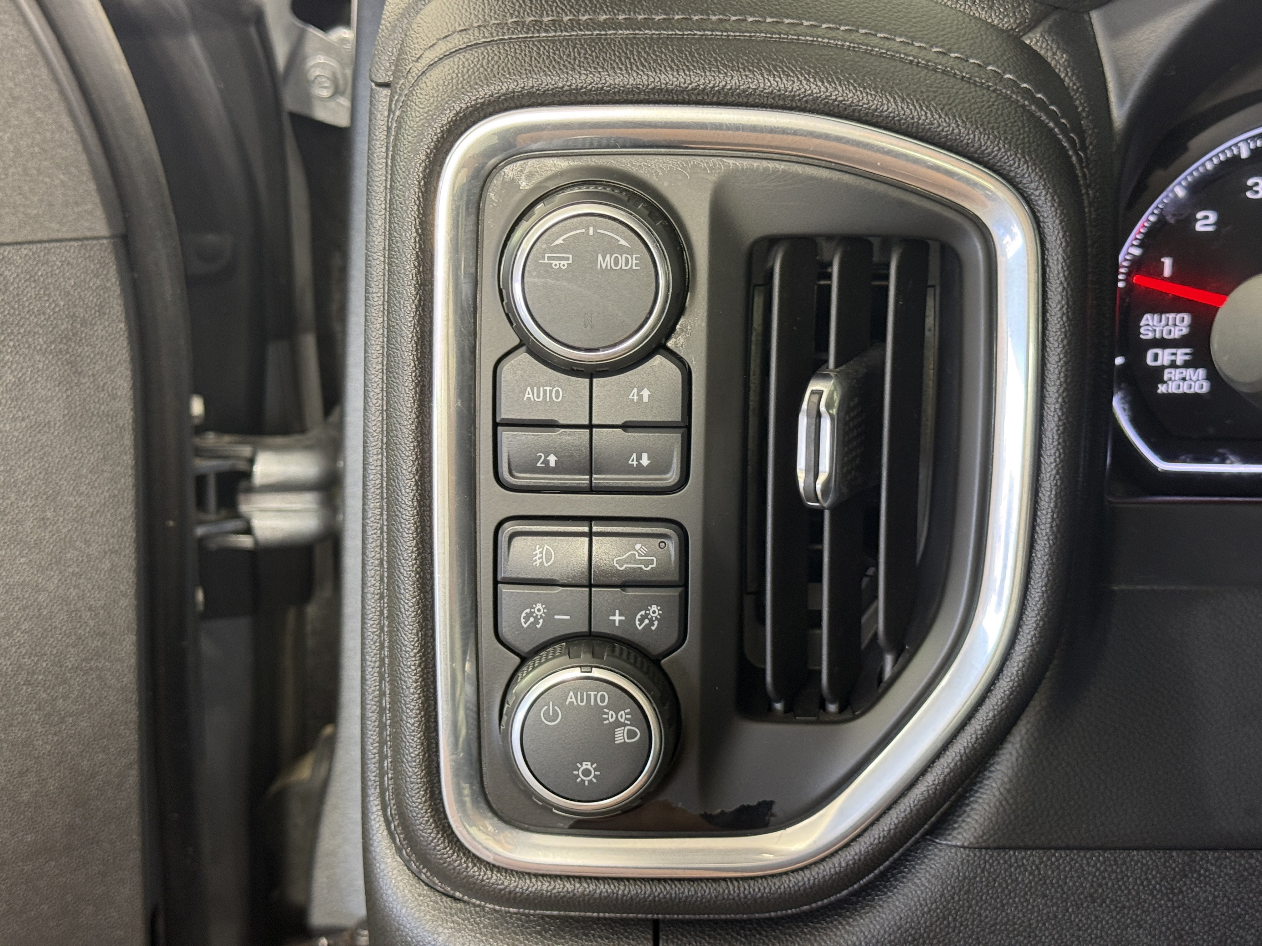 Used 2020 Chevrolet Silverado 1500 LT Trail Boss AWD/4WD image 21