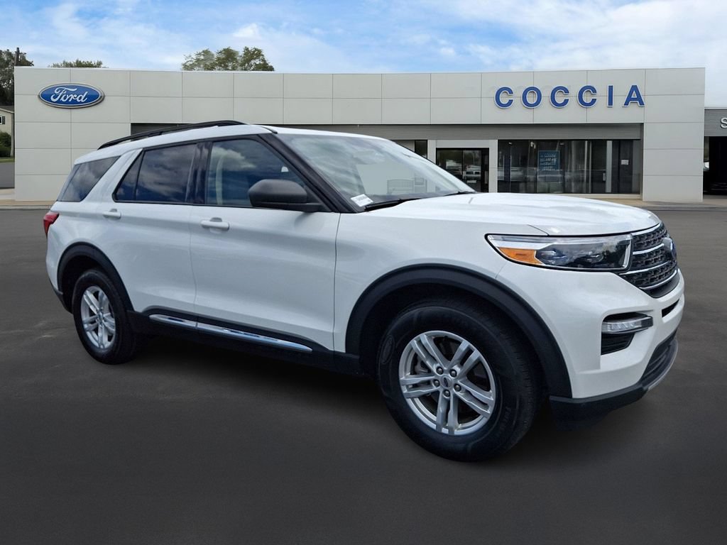 Certified 2023 Ford Explorer XLT w/ Equipment Group 202A AWD/4WD image 3