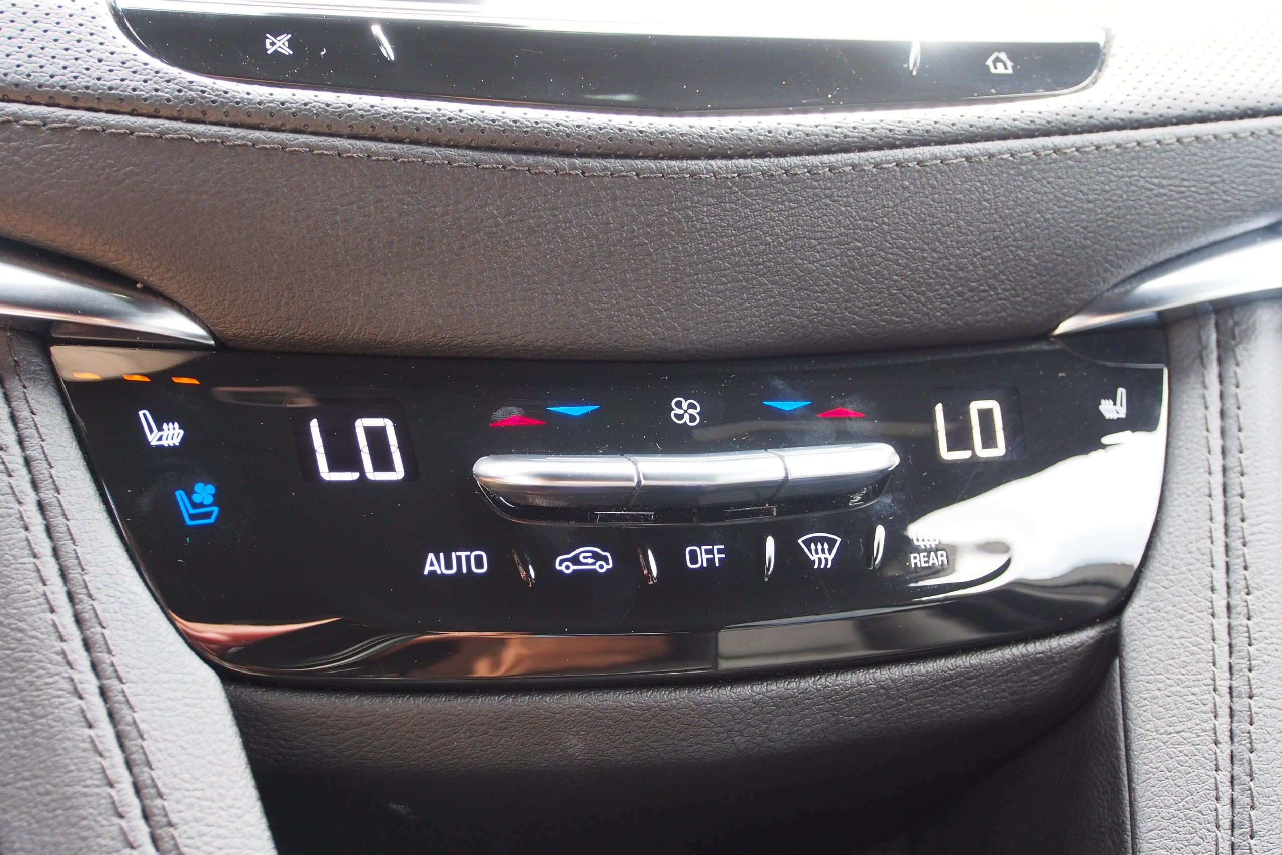 Used 2022 Cadillac XT5 Premium Luxury w/ Technology Package FWD image 29