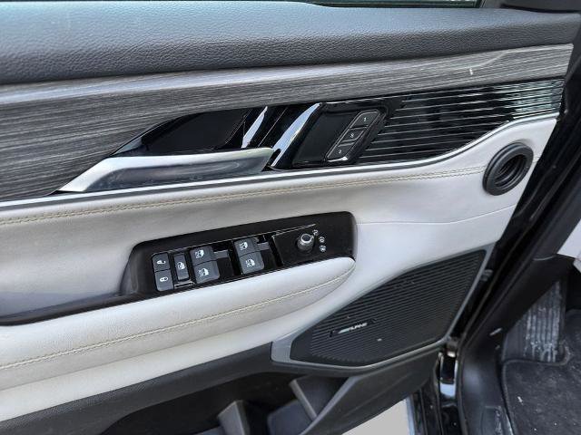 Used 2024 Jeep Wagoneer L Series III w/ Flexible Seating Group AWD/4WD image 14