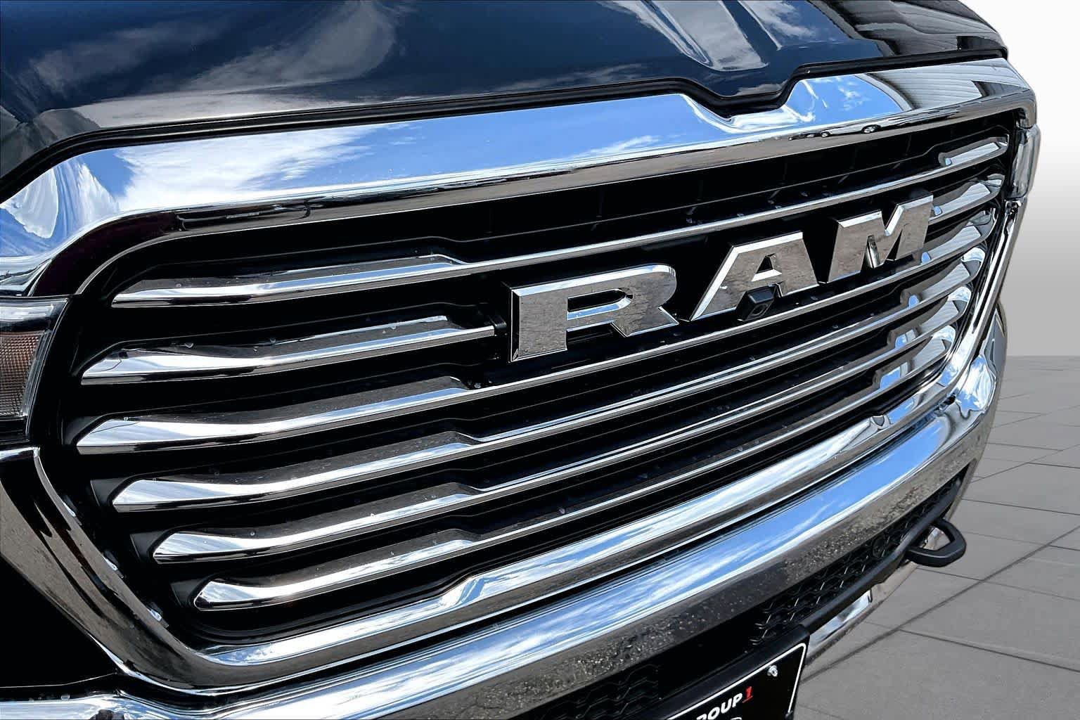 Used 2025 RAM 1500 Laramie w/ Off Road Group AWD/4WD image 30