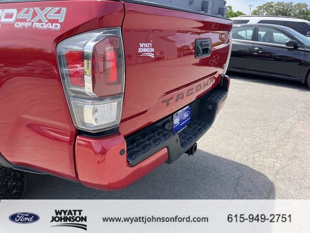 Used 2021 Toyota Tacoma TRD Off-Road w/ Technology Package AWD/4WD image 10