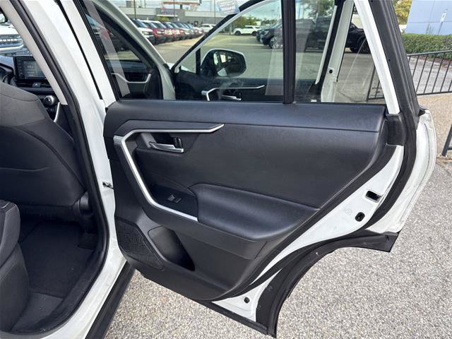 Used 2020 Toyota RAV4 XLE FWD image 22