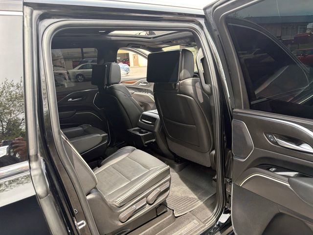 Used 2024 Cadillac Escalade ESV Premium Luxury w/ Performance Package AWD/4WD image 46