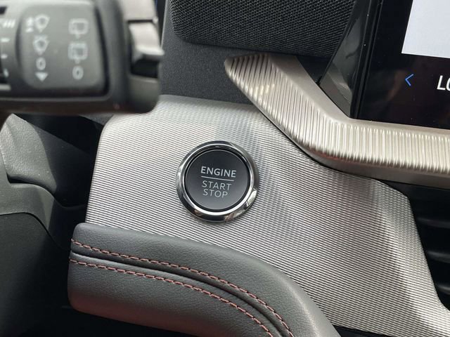 Certified 2025 Ford Explorer Active w/ Active Comfort Package image 16