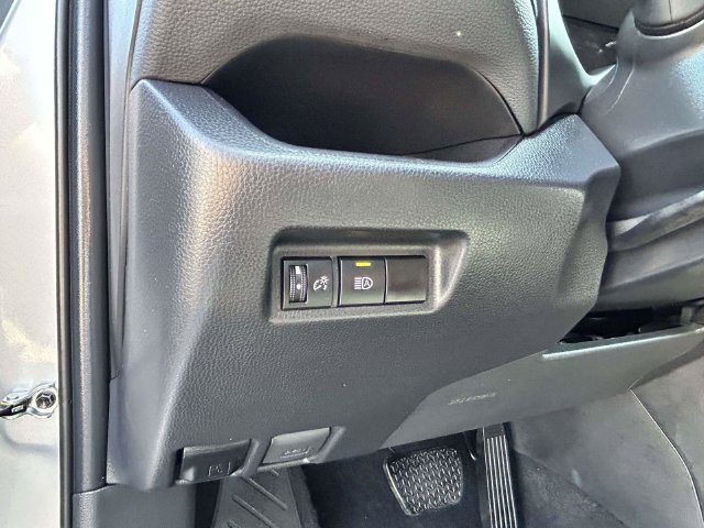 Used 2024 Toyota RAV4 XLE FWD image 21