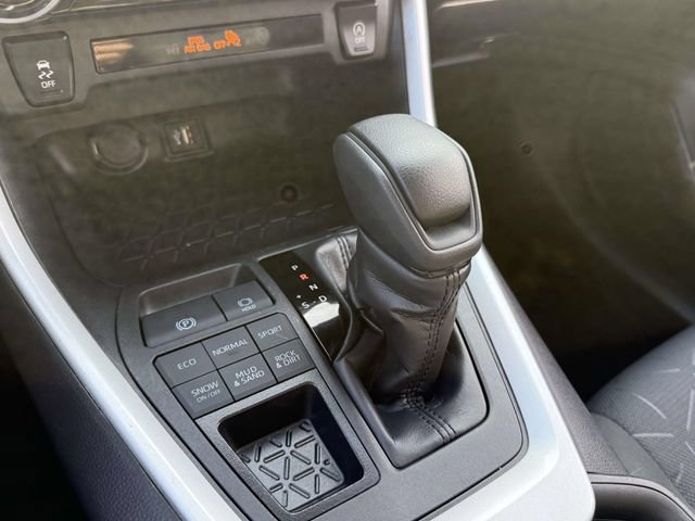 Used 2025 Toyota RAV4 XLE AWD/4WD image 26