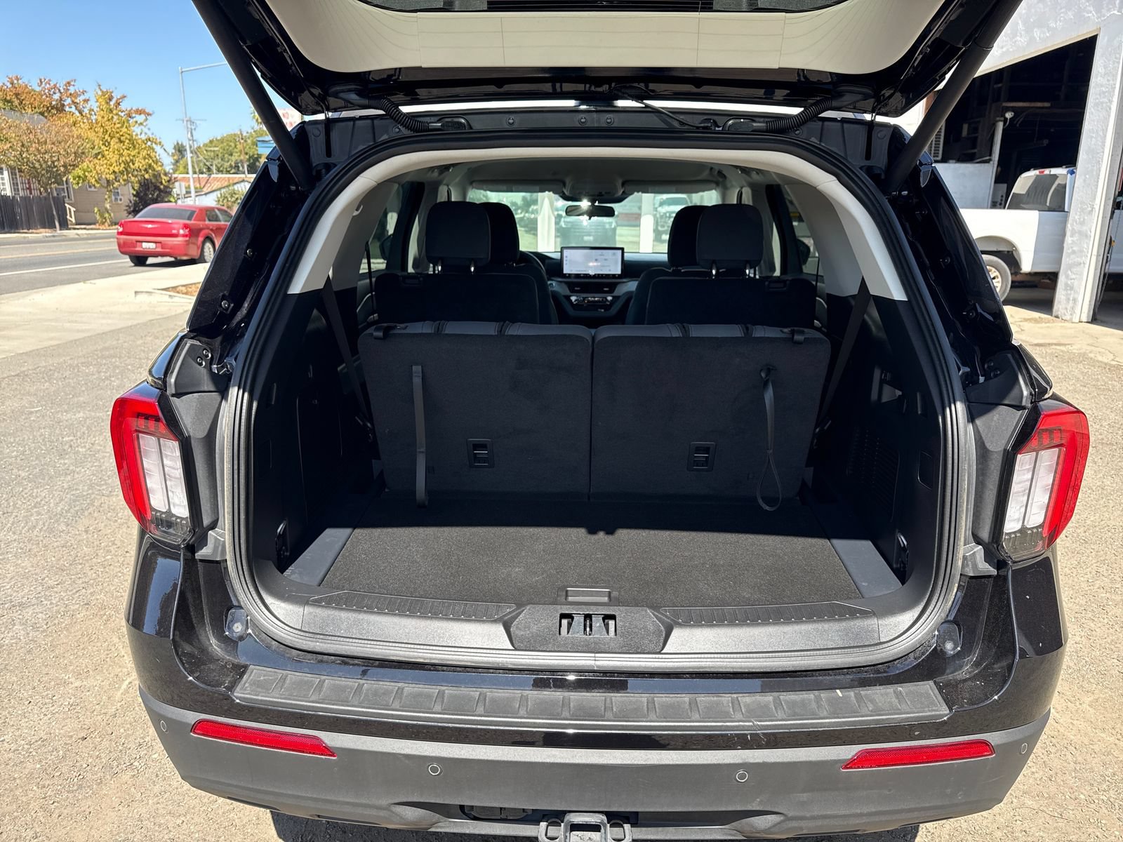 Certified 2026 Ford Explorer Active RWD image 23