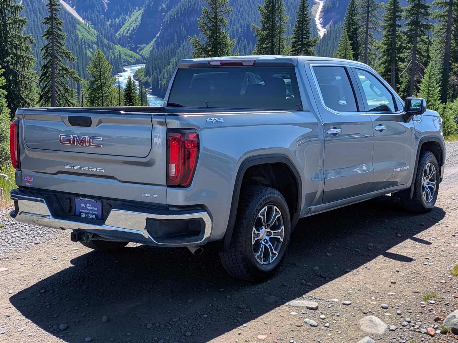 Used 2025 GMC Sierra 1500 SLT AWD/4WD image 6